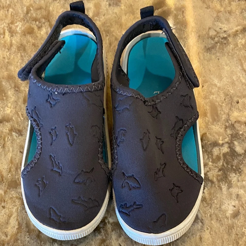 Carter's Gray Boys Sneakers (toddler 9m) and Boys Sandel Shoe (toddler 11m) - Picture 7 of 13